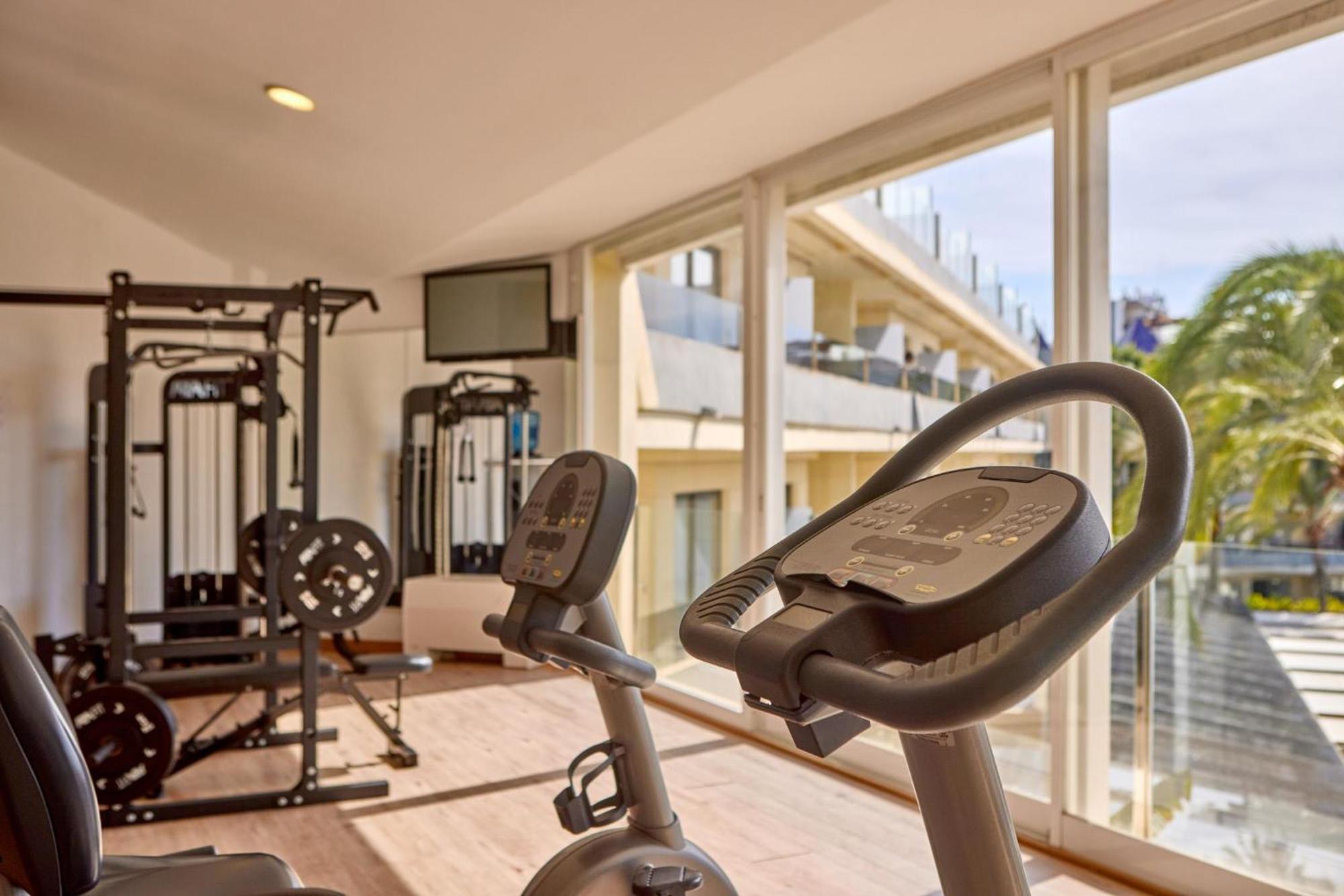 Zafiro Palmanova Aparthotel Bagian luar foto