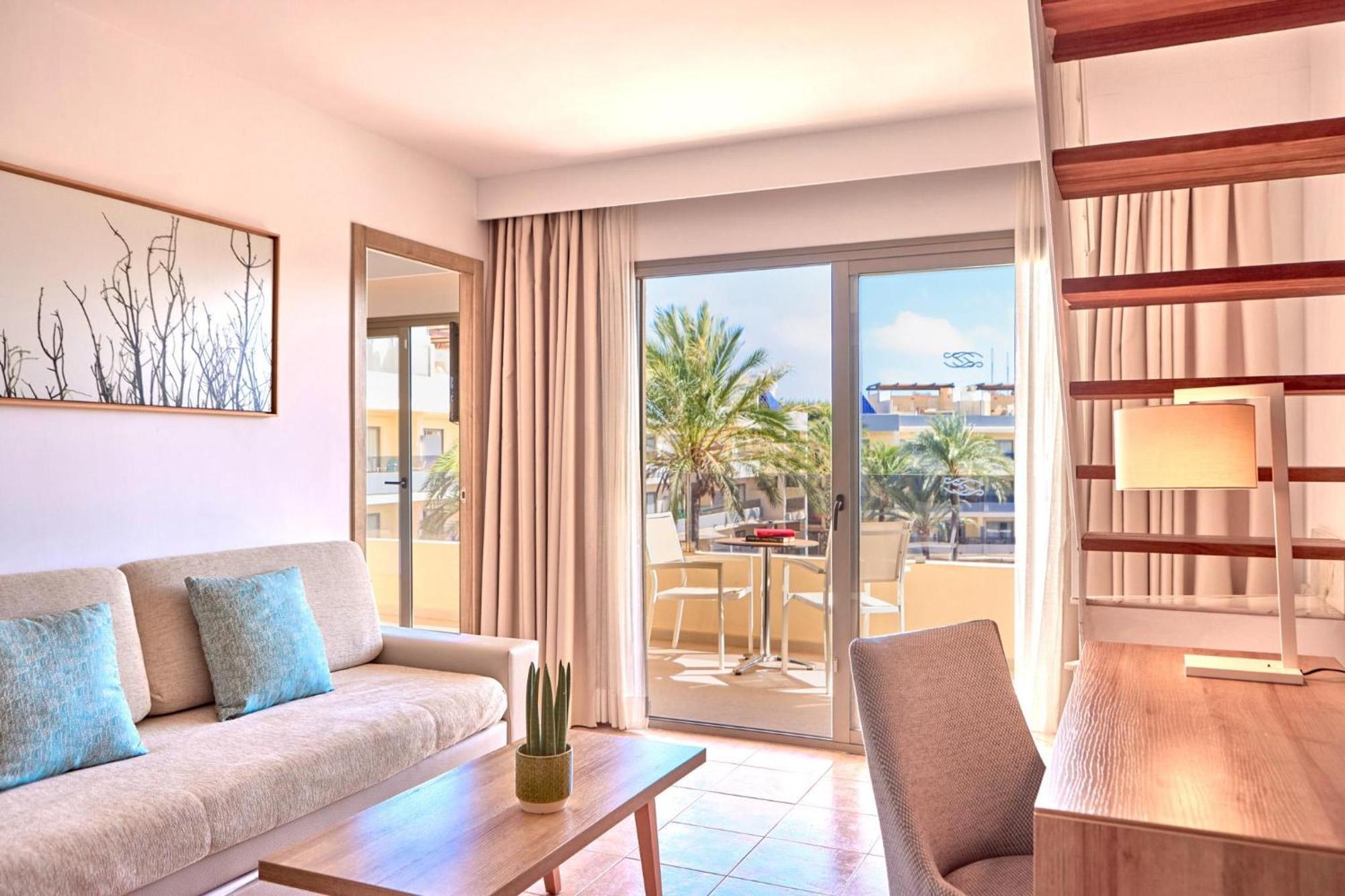 Zafiro Palmanova Aparthotel Bagian luar foto