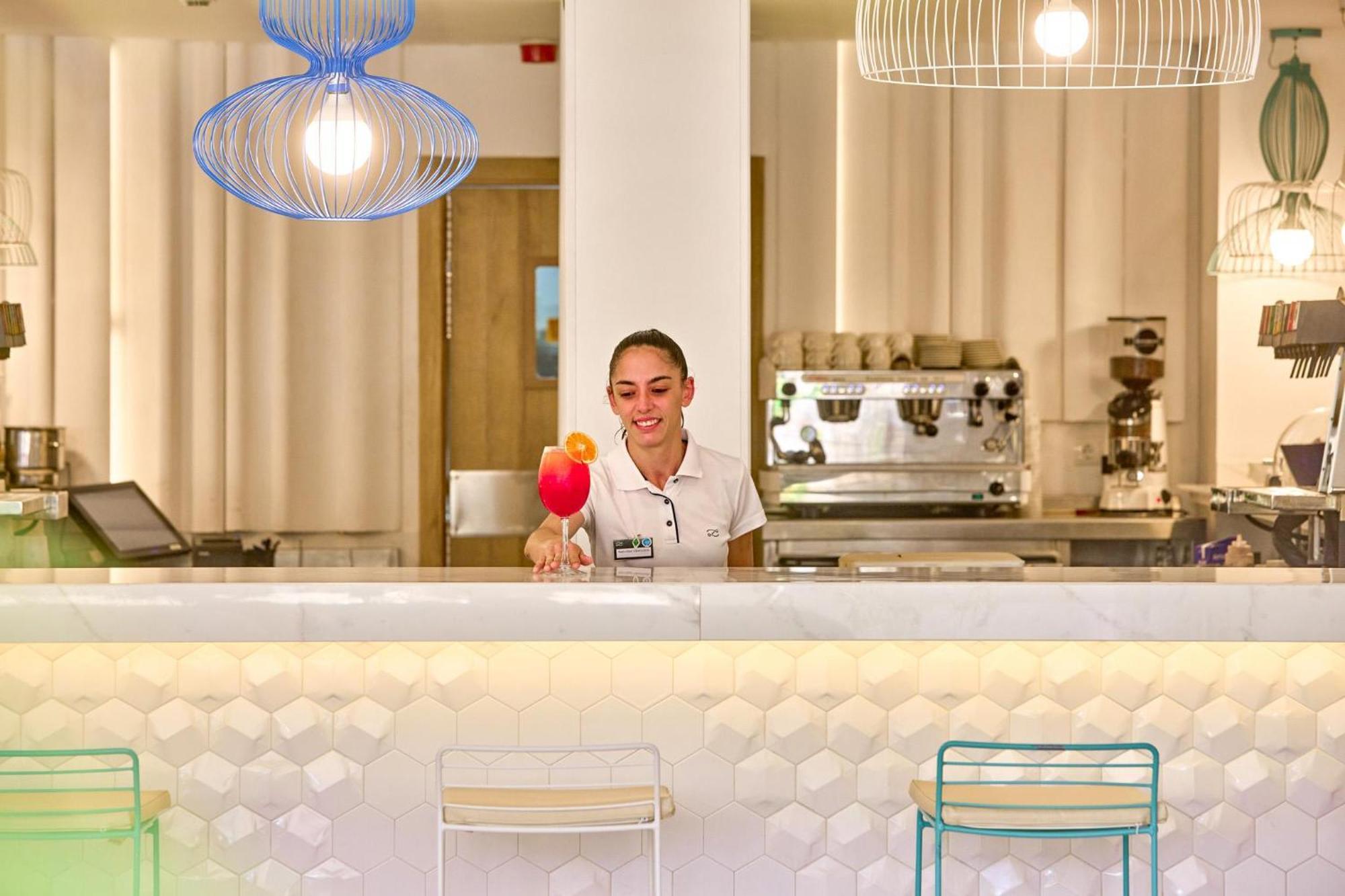Zafiro Palmanova Aparthotel Bagian luar foto