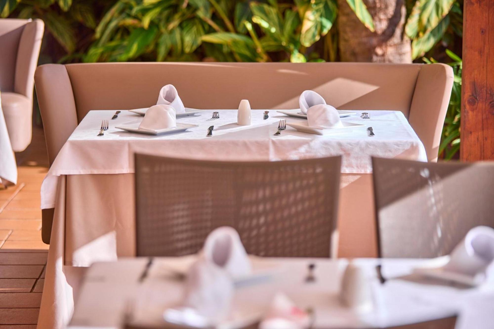 Zafiro Palmanova Aparthotel Bagian luar foto