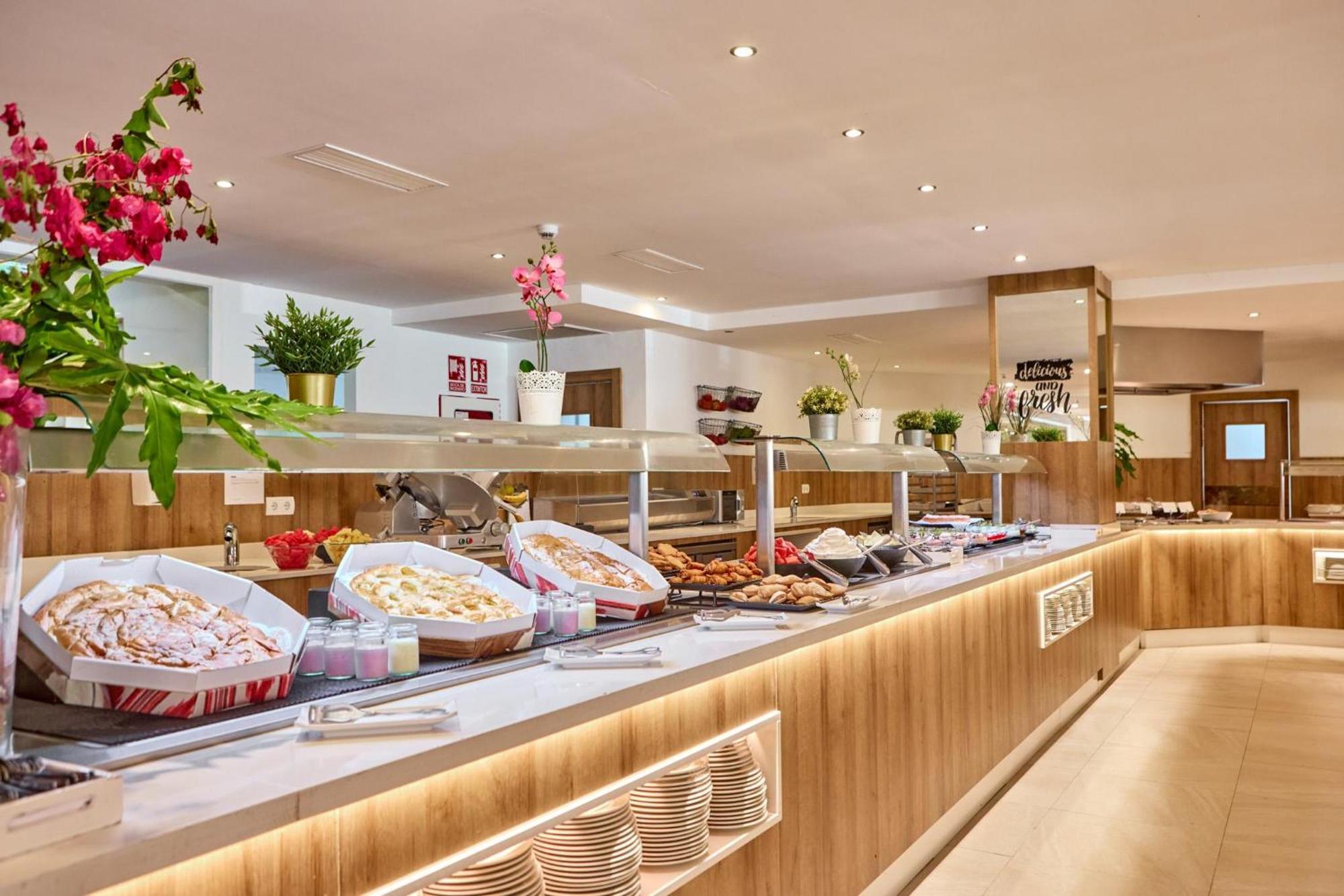Zafiro Palmanova Aparthotel Bagian luar foto