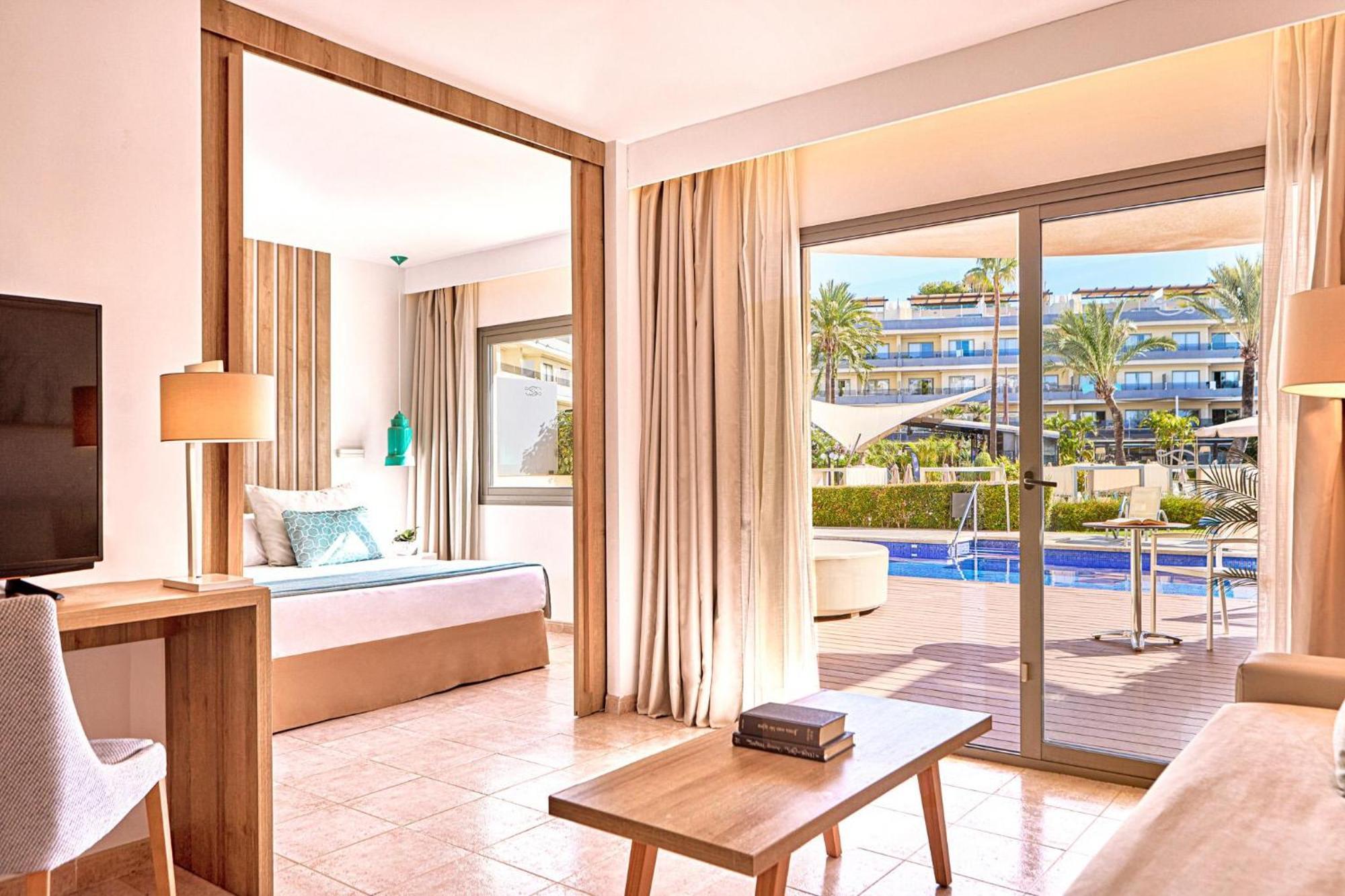 Zafiro Palmanova Aparthotel Bagian luar foto