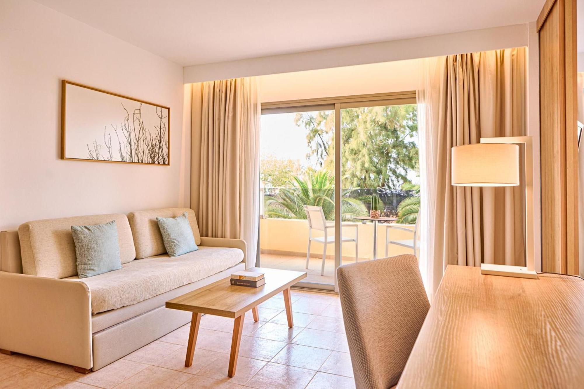 Zafiro Palmanova Aparthotel Bagian luar foto
