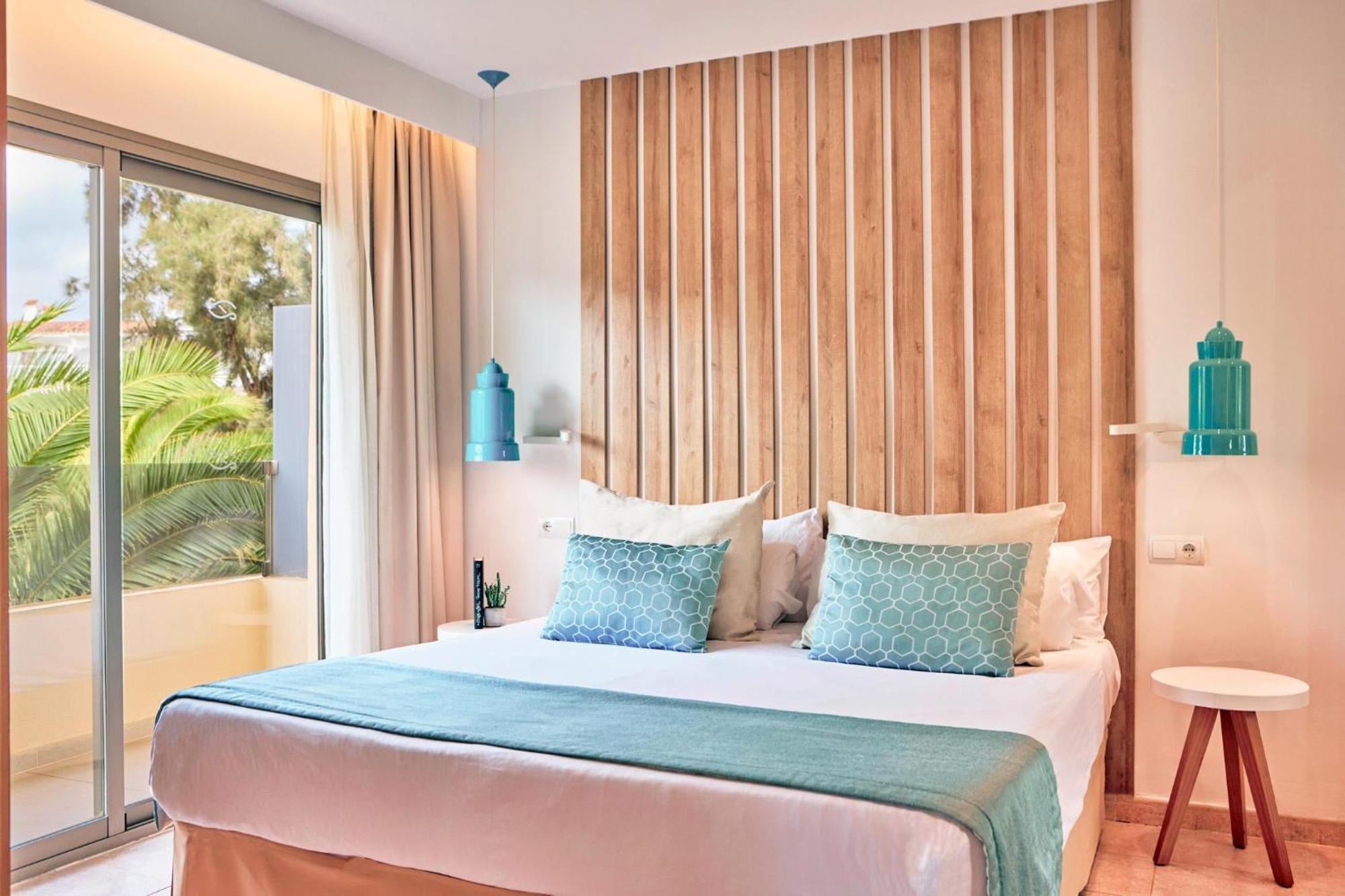 Zafiro Palmanova Aparthotel Bagian luar foto