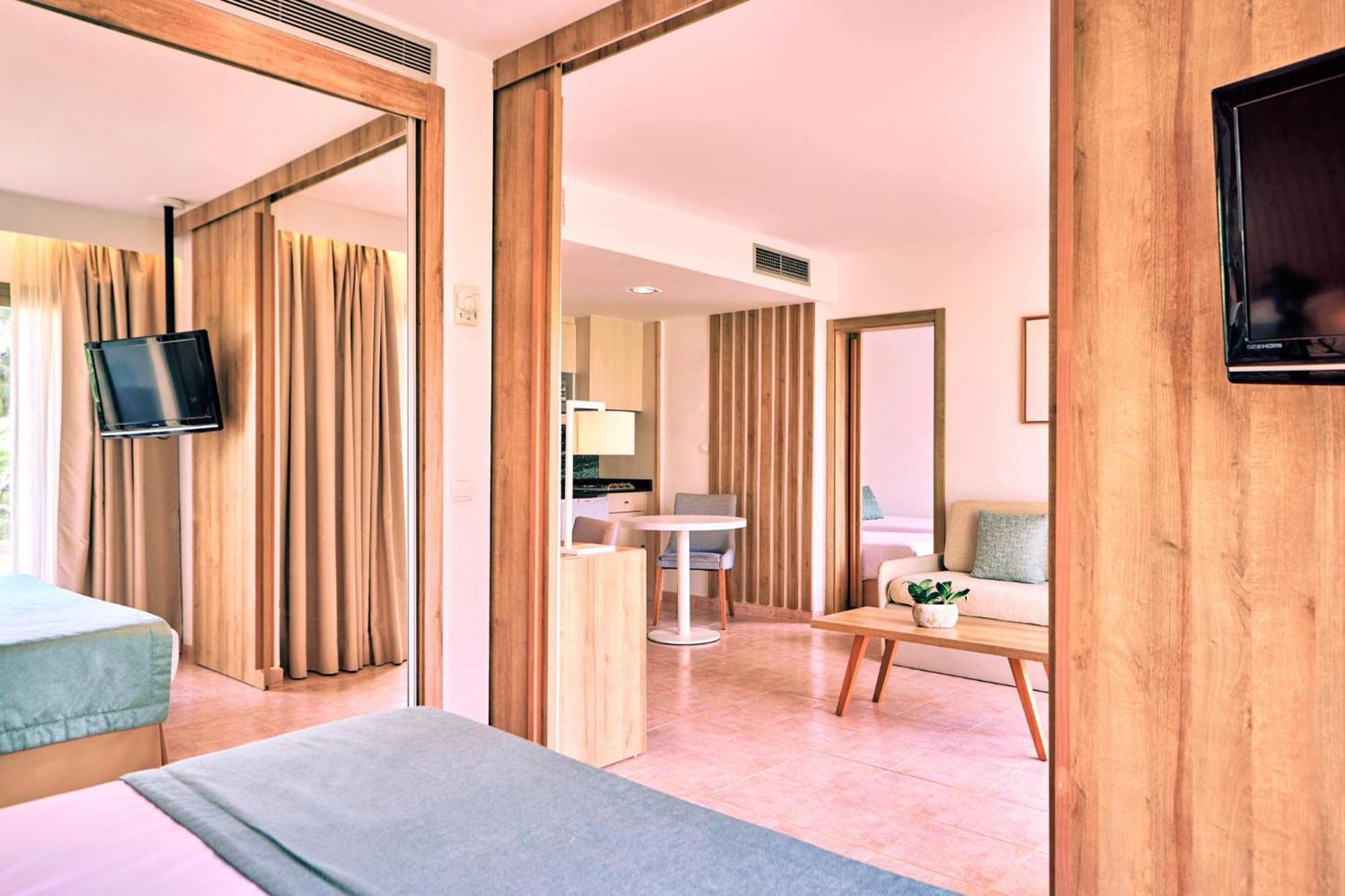 Zafiro Palmanova Aparthotel Bagian luar foto