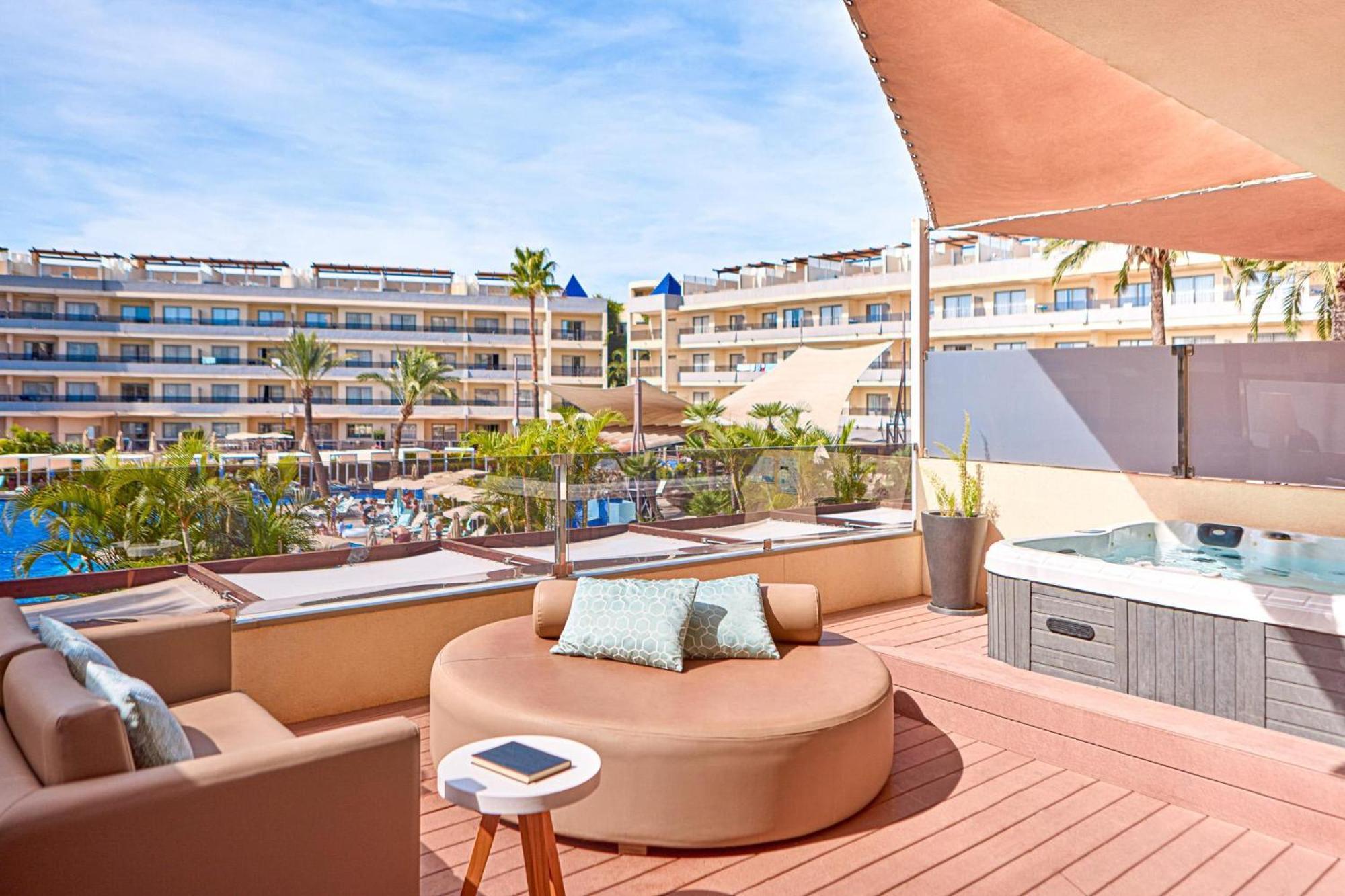 Zafiro Palmanova Aparthotel Bagian luar foto