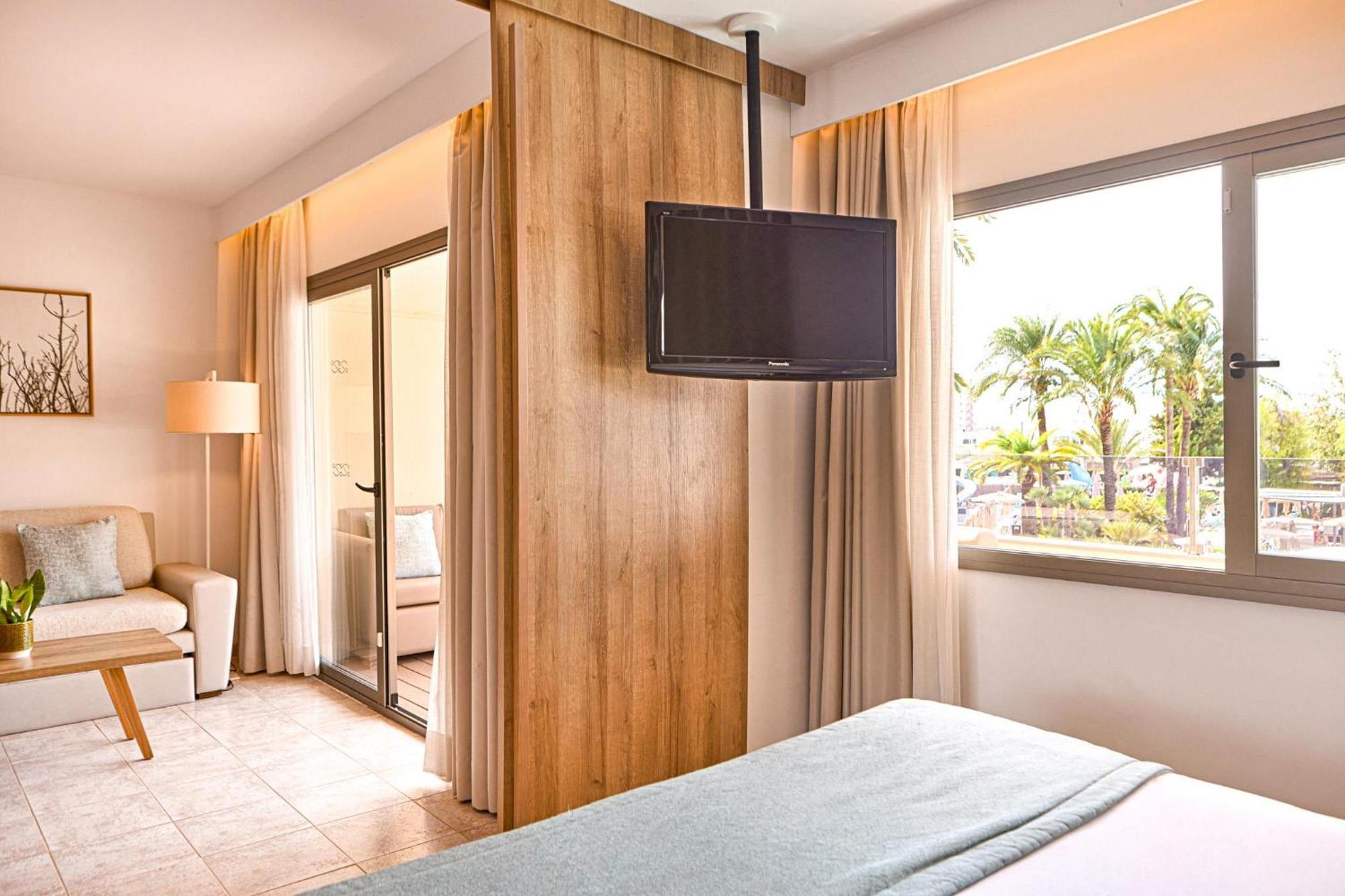 Zafiro Palmanova Aparthotel Bagian luar foto